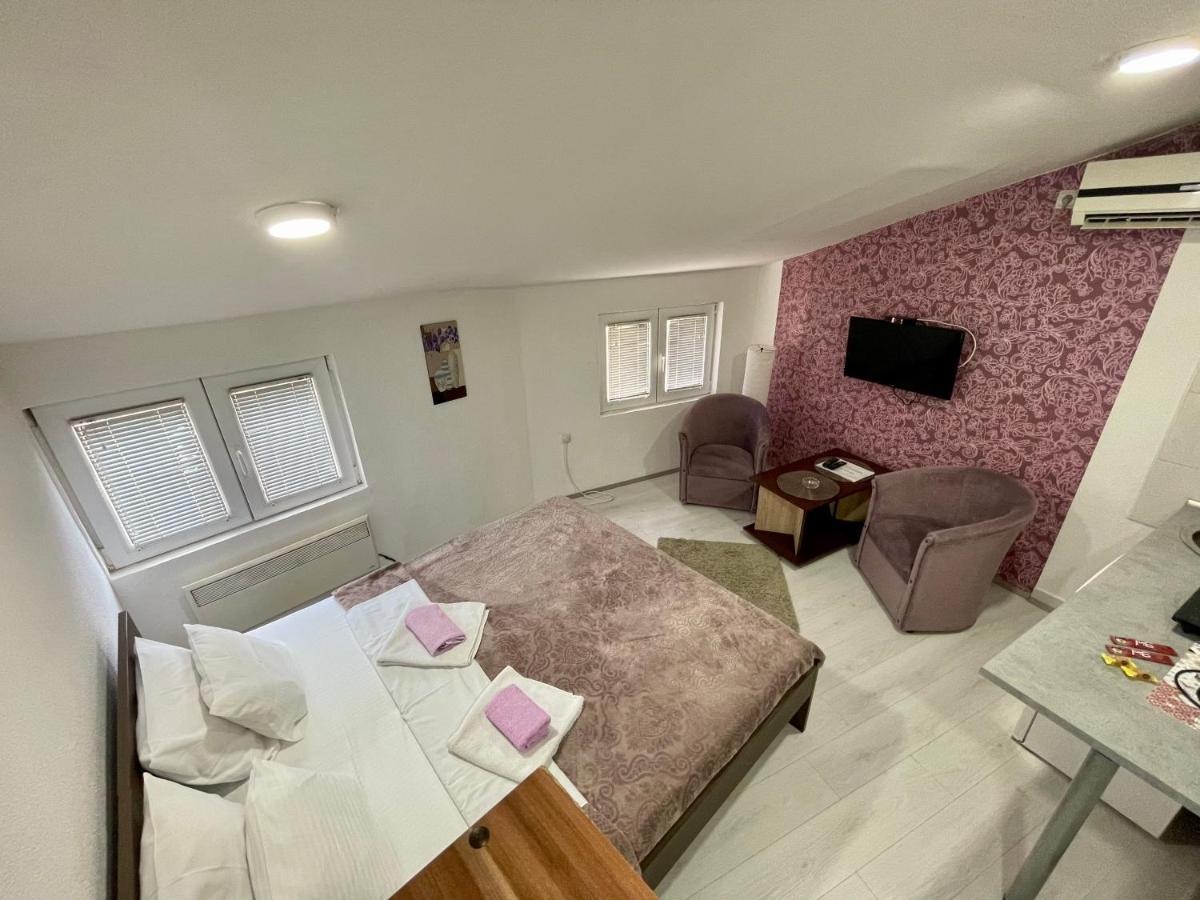 Apartmani Aleksandra U Centru Grada Kragujevac Exteriér fotografie