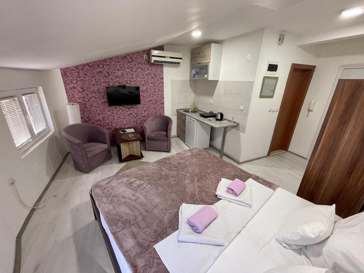 Apartmani Aleksandra U Centru Grada Kragujevac Exteriér fotografie