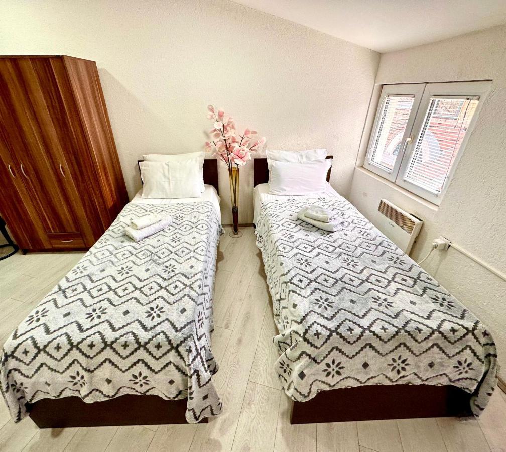 Apartmani Aleksandra U Centru Grada Kragujevac Exteriér fotografie