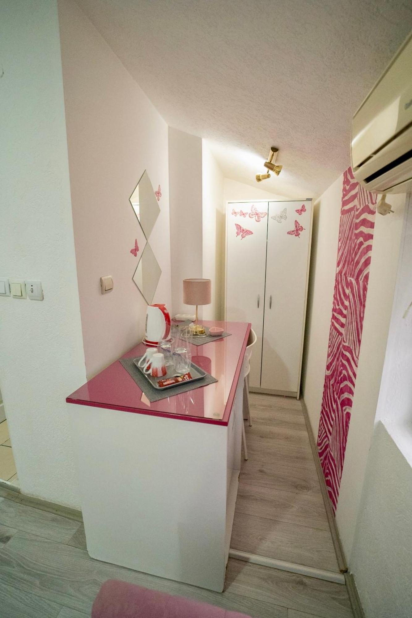 Apartmani Aleksandra U Centru Grada Kragujevac Exteriér fotografie
