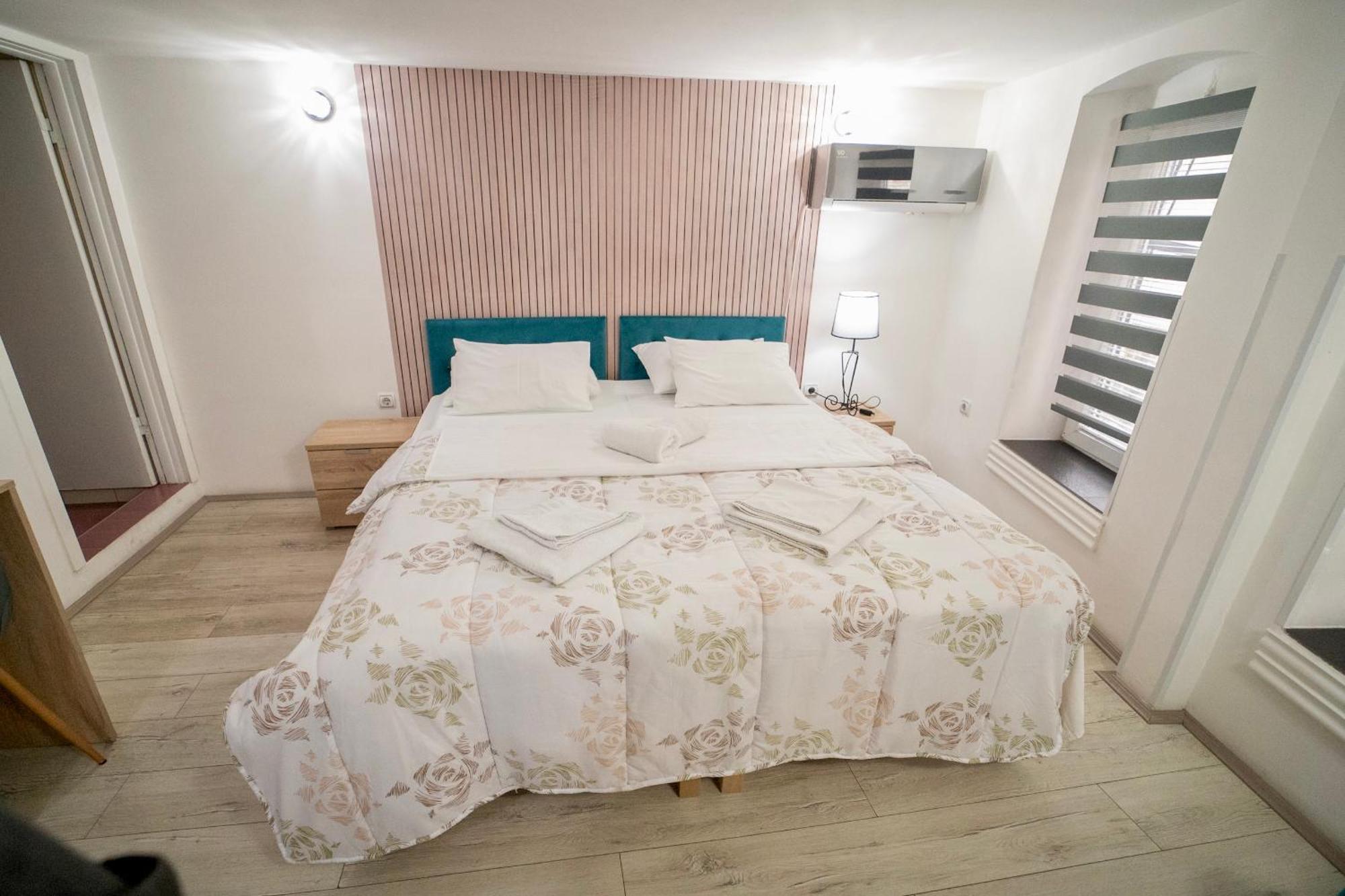 Apartmani Aleksandra U Centru Grada Kragujevac Exteriér fotografie