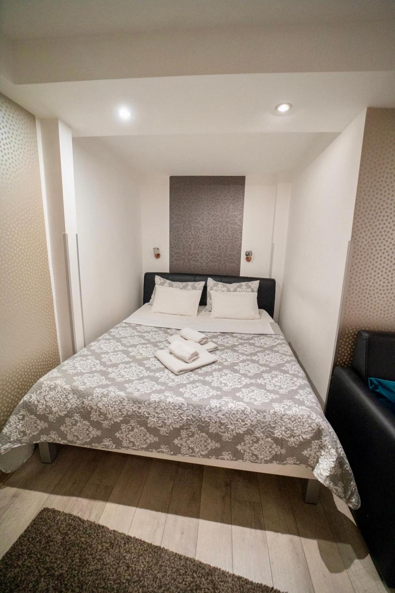 Apartmani Aleksandra U Centru Grada Kragujevac Exteriér fotografie