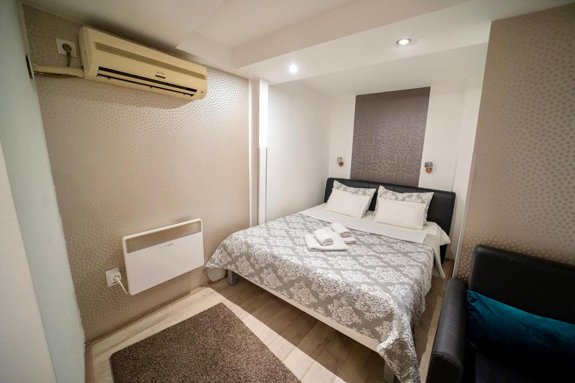 Apartmani Aleksandra U Centru Grada Kragujevac Exteriér fotografie