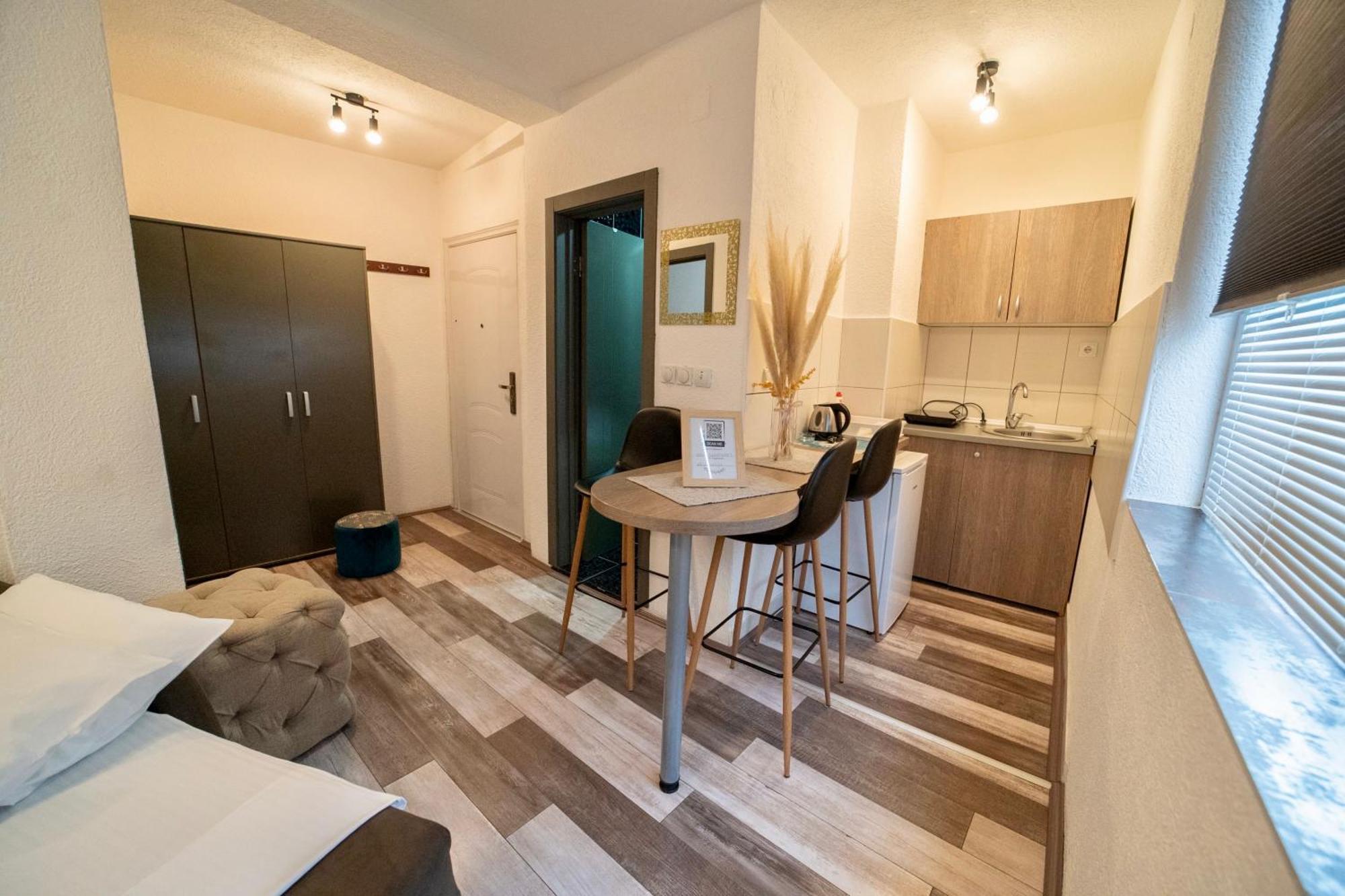 Apartmani Aleksandra U Centru Grada Kragujevac Exteriér fotografie